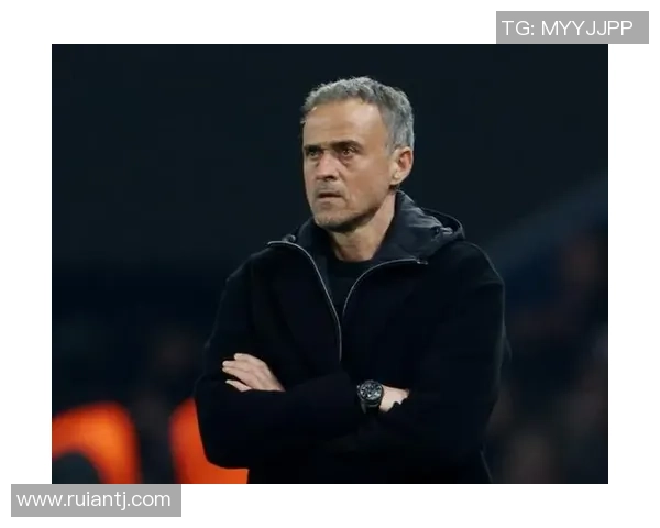 帅气足球球星凭借超凡技术与迷人外貌成为全球瞩目焦点