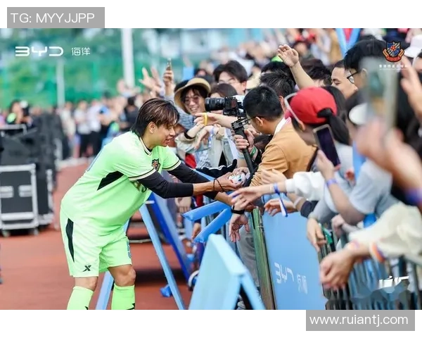 日本男足巨星引领亚洲绿茵新风潮激励新一代足球梦想