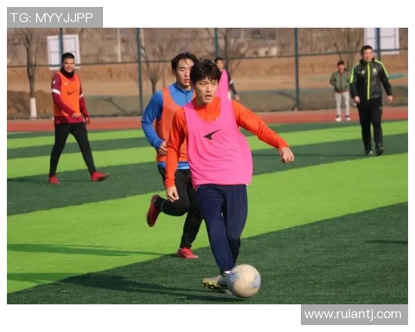 球星专属足球训练服全面解析打造专业运动体验与场上非凡表现